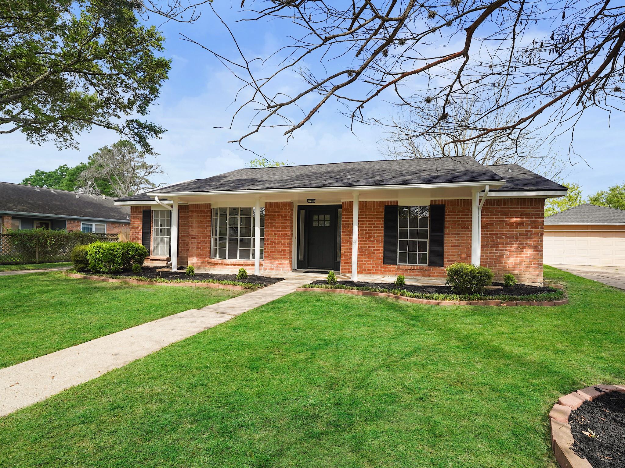 13906 Vinehill Drive