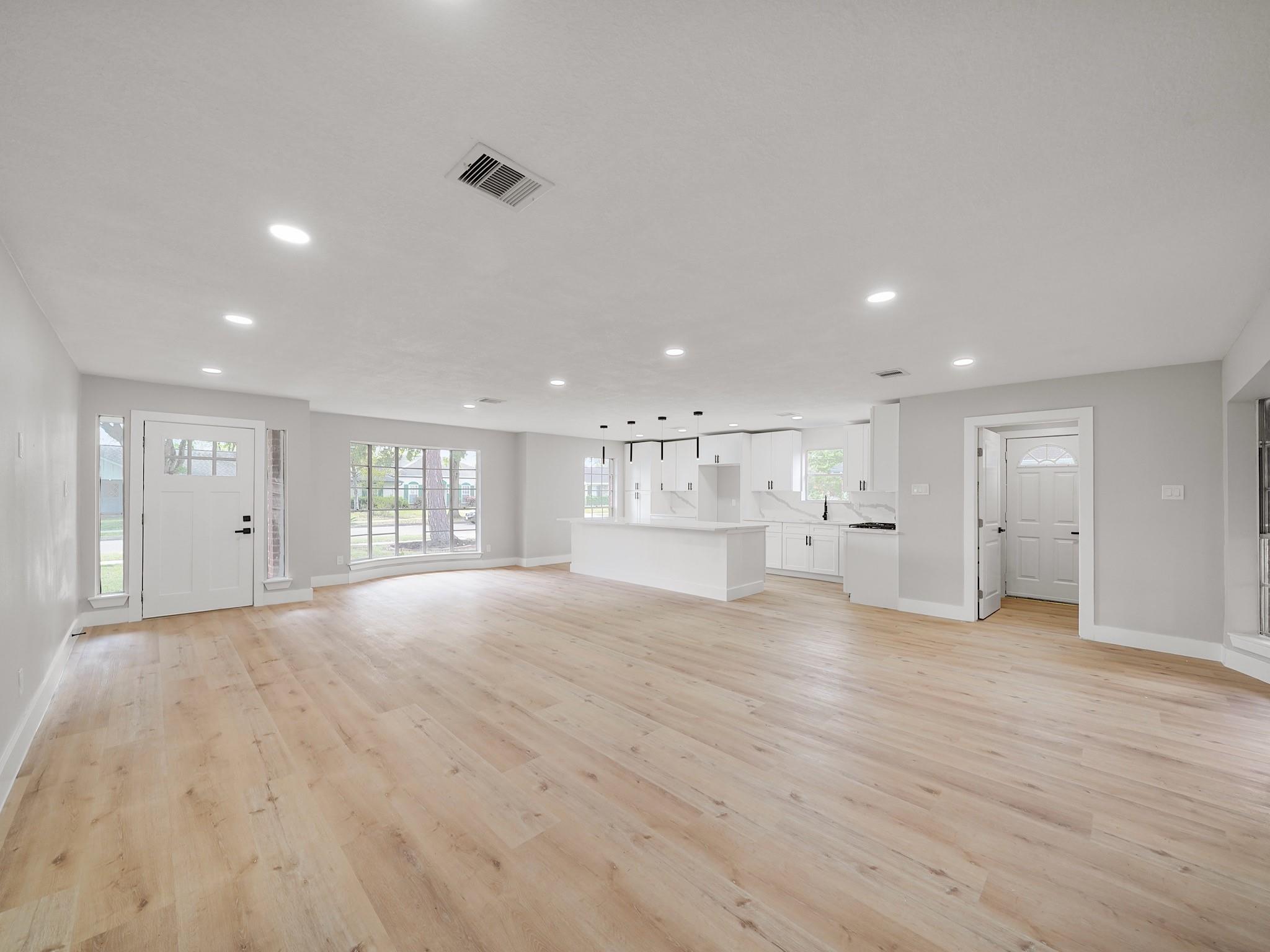 13906 Vinehill Drive