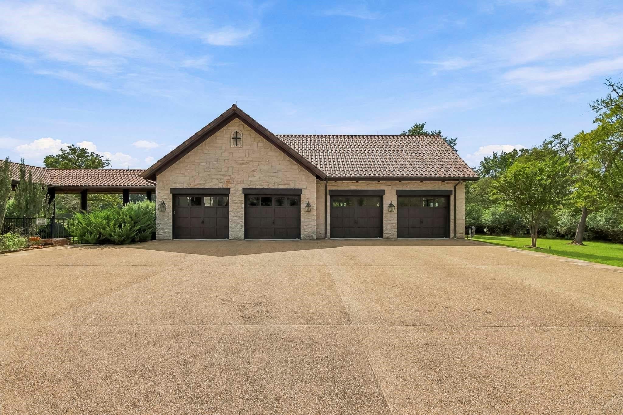 40693 Center Hill Road