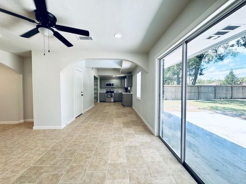 2717 Woodlawn St Dickinson TX 77539