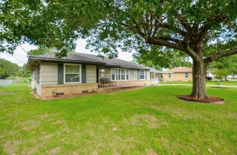 Photo of 1116 N Meyer Street, Sealy, TX 77474 (MLS # 68744381)