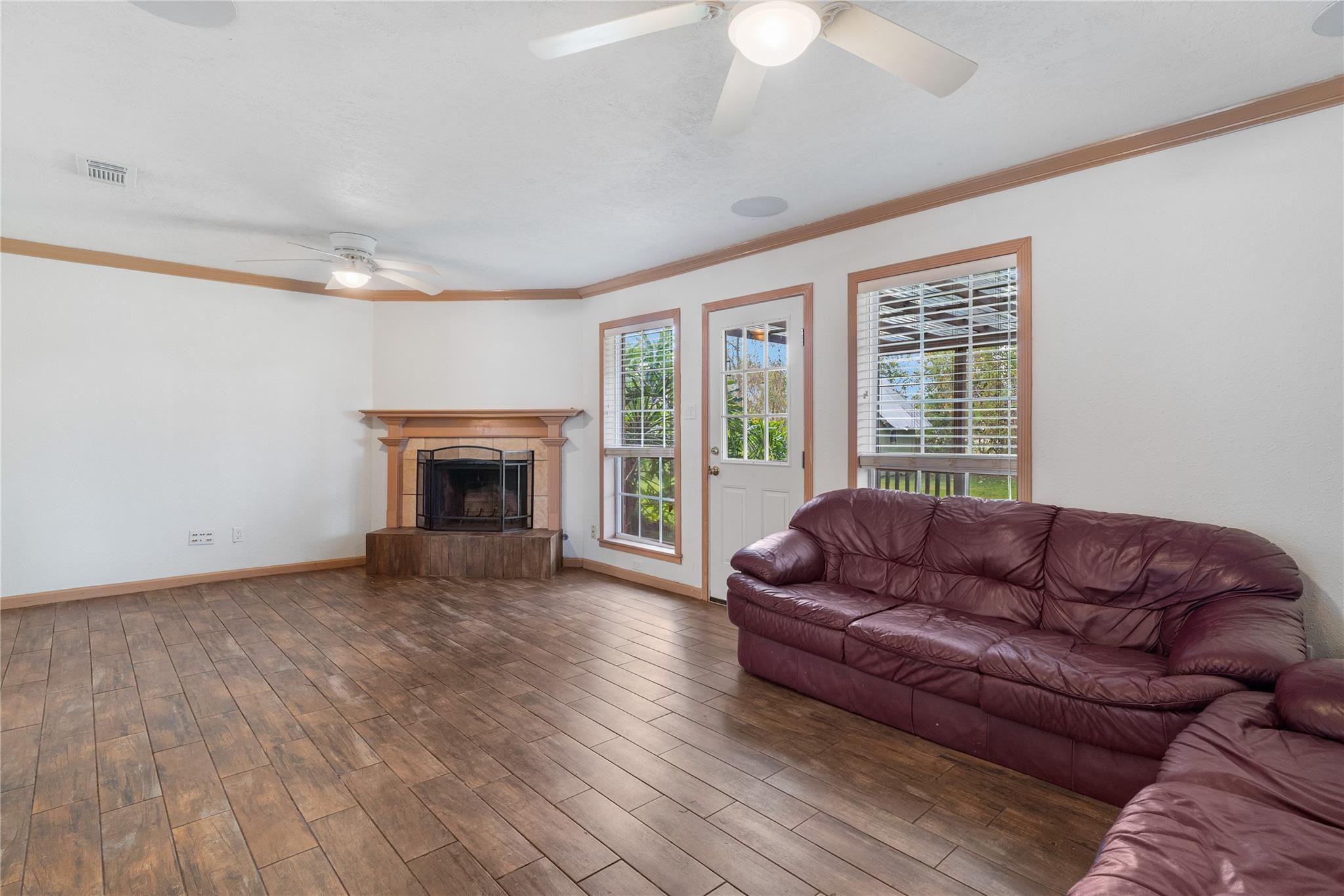 607 Francis Ct Court