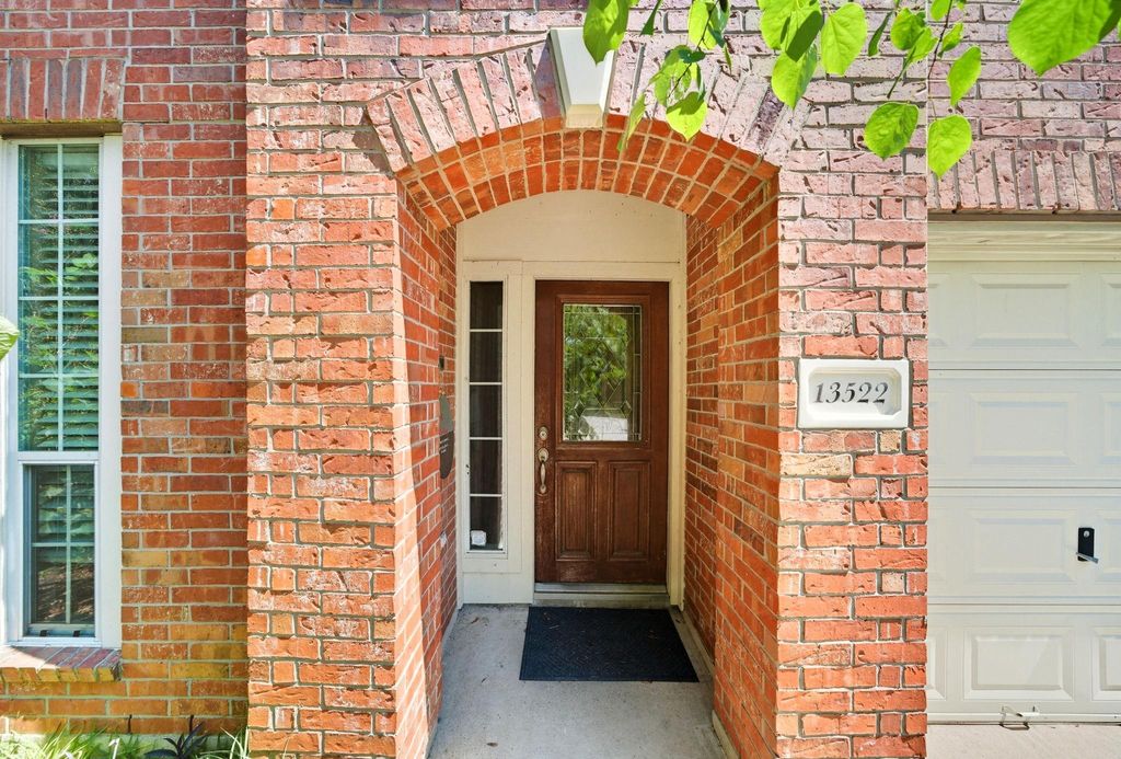 Photo of 13522 Summer Villa Lane, Houston, TX 77044 (MLS # 10181860)