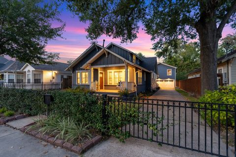 Photo of 423 Pecore Street, Houston, TX 77009 (MLS # 57731869)