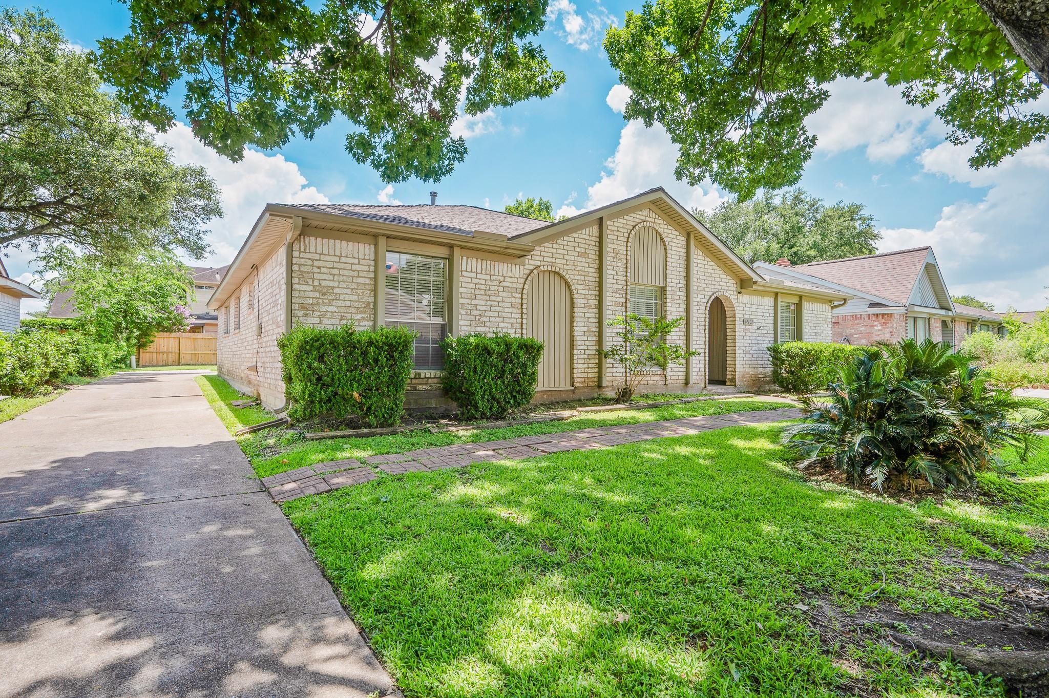 12107 Brighton Lane