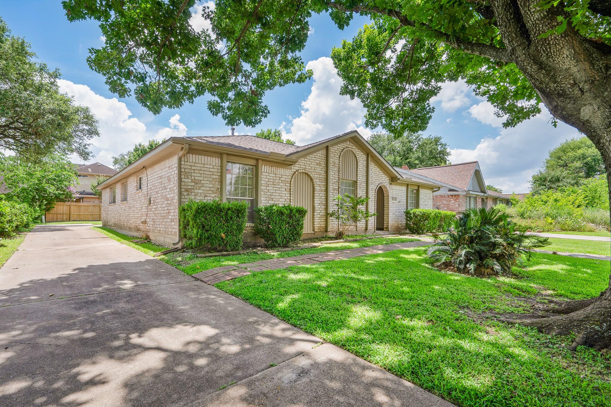 12107 Brighton Lane