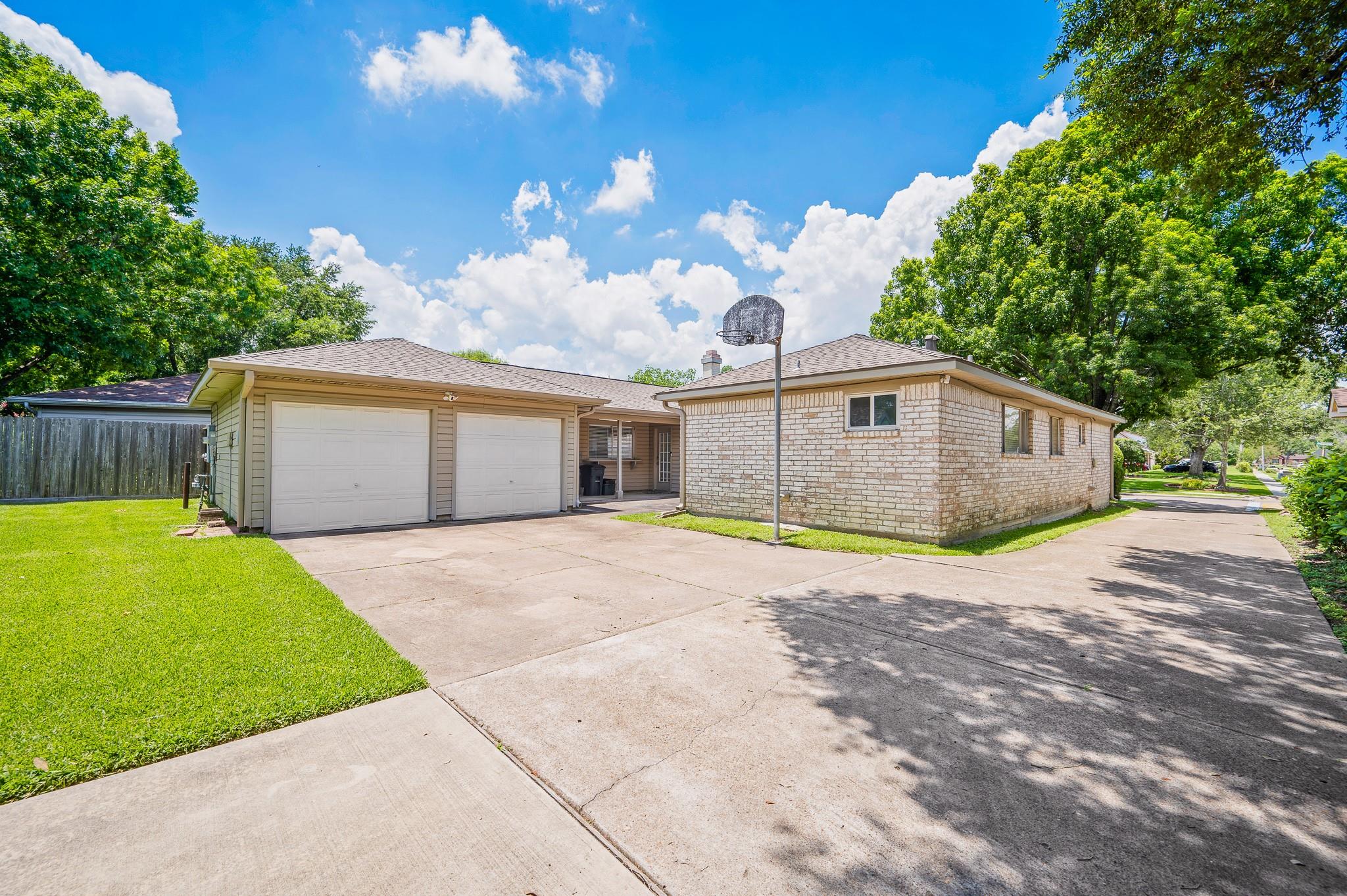 12107 Brighton Lane