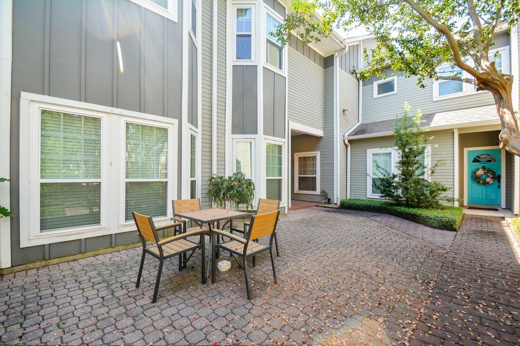 Photo of 849 Harvard Street #D, Houston, TX 77007 (MLS # 97972169)