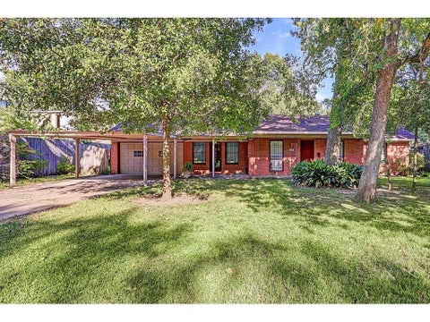 Photo of 1522 Johanna Drive, Houston, TX 77055 (MLS # 25142572)