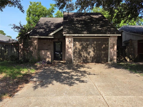 Photo of 802 Hartman Drive, Baytown, TX 77521 (MLS # 41040090)