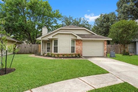 Photo of 9335 Crescent Moon Drive, Houston, TX 77064 (MLS # 10489775)