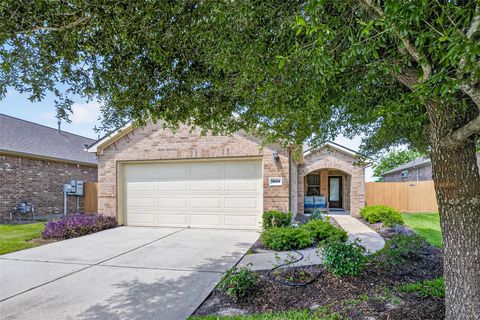 Photo of 1604 Volterra Lane, League City, TX 77573 (MLS # 16748075)