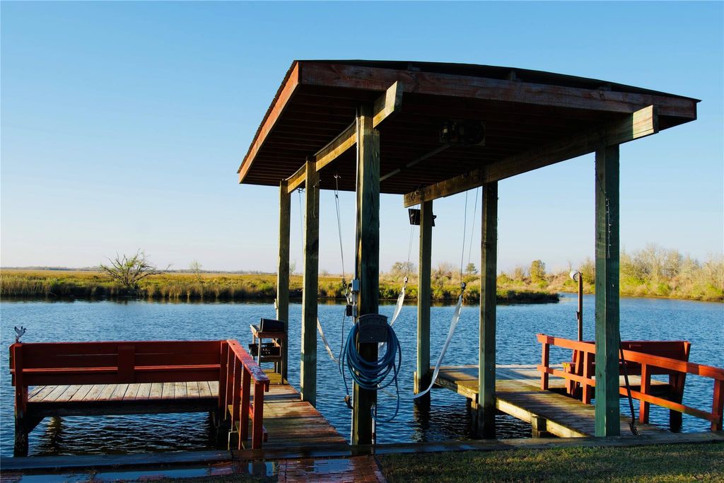 Photo of 627 Port Road, Angleton, TX 77515 (MLS # 60086000)