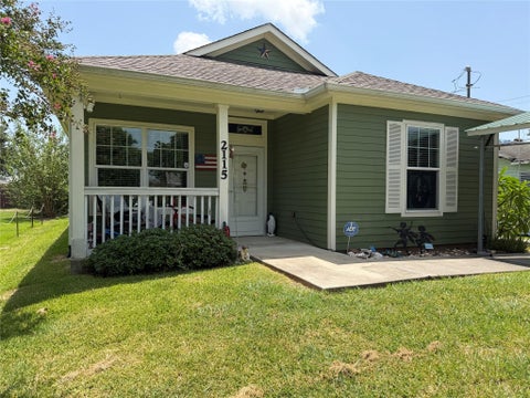 Photo of 2115 11th Avenue N, Texas City, TX 77590 (MLS # 84003739)