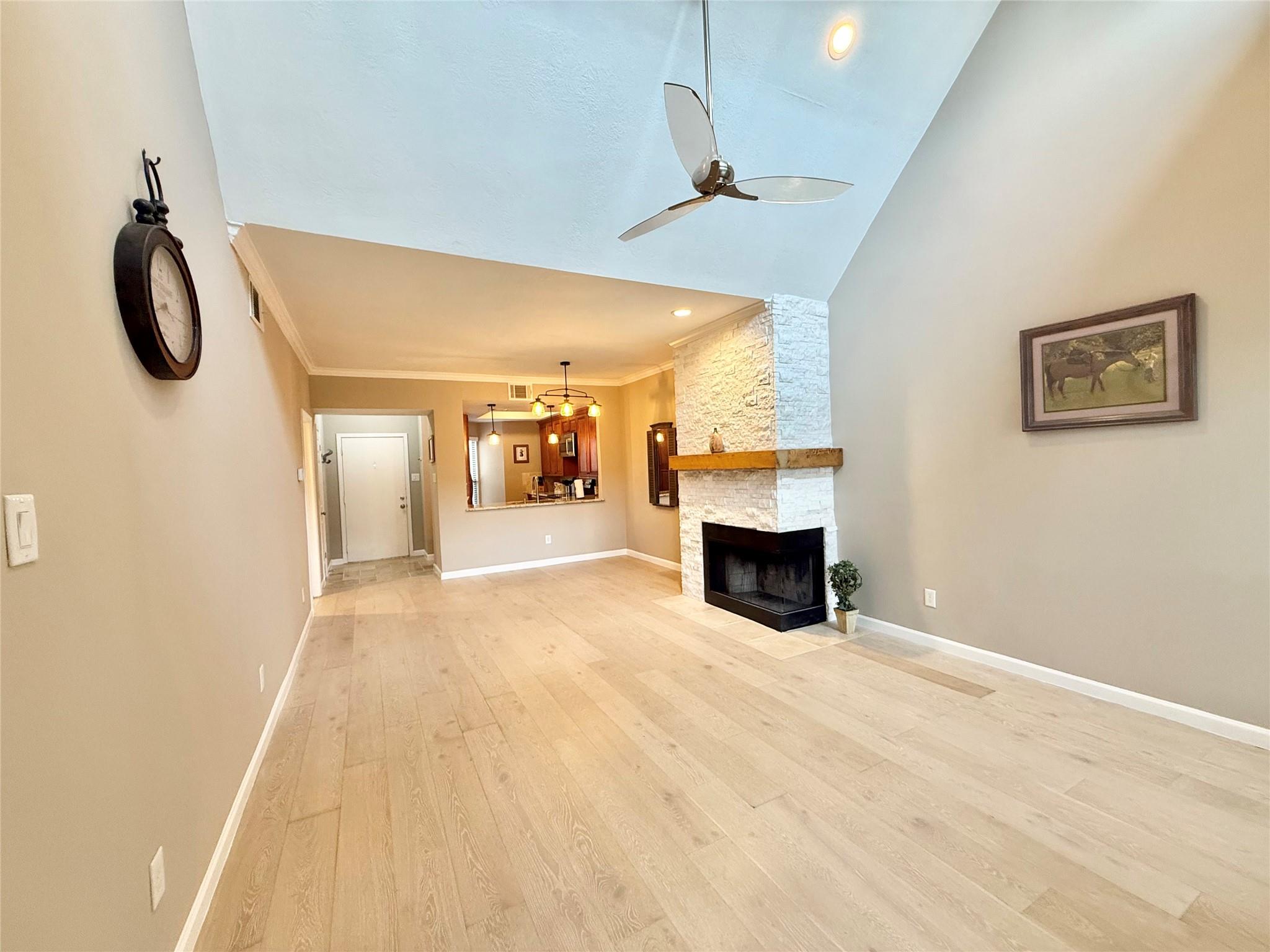 4144 Greystone Way 604