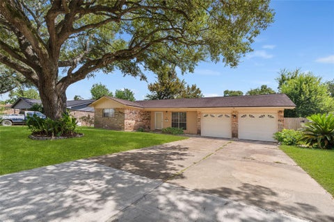 Photo of 104 Talisman Street, Lake Jackson, TX 77566 (MLS # 96360144)