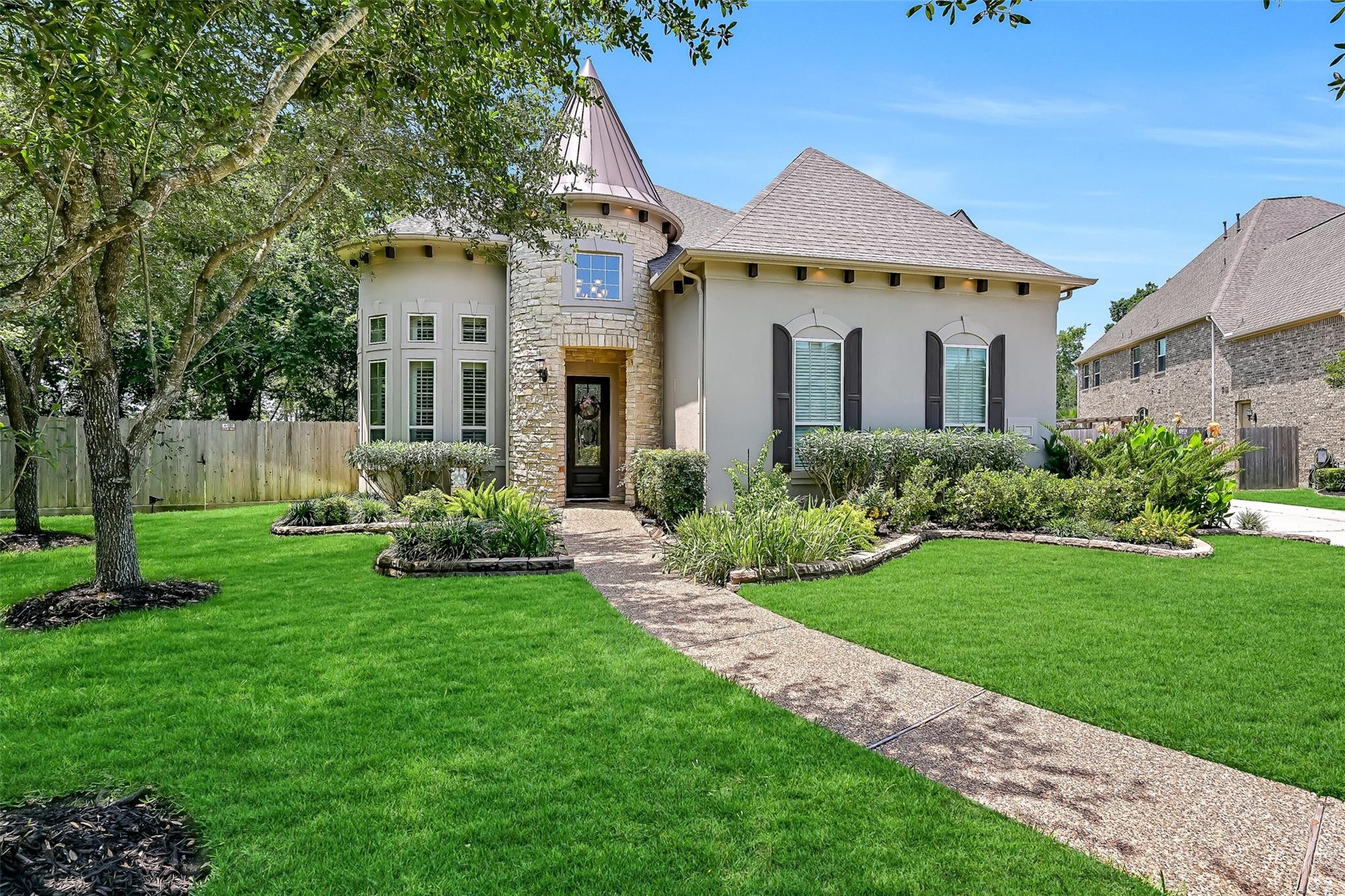 2304 Halls Creek Court