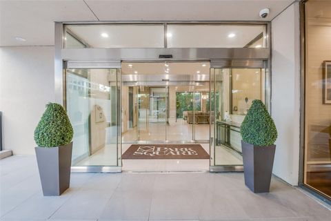 Photo of 49 Briar Hollow Lane #1904, Houston, TX 77027 (MLS # 92519358)