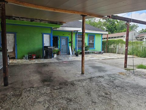 Photo of 3316 Love Plaza, Houston, TX 77026 (MLS # 83825526)