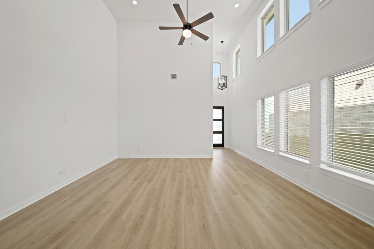 5423 Peach Garden Way