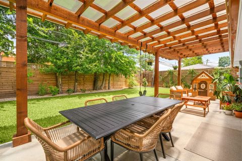 Photo of 2311 Stoney Brook Drive, Houston, TX 77063 (MLS # 22847946)