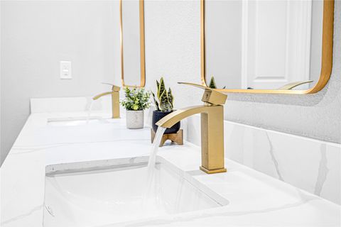 Tiny photo for 5718 Green Springs Drive, Houston, TX 77066 (MLS # 21947218)