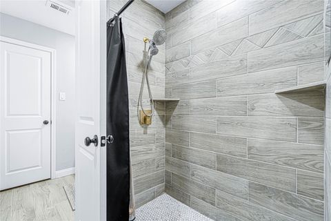 Tiny photo for 5718 Green Springs Drive, Houston, TX 77066 (MLS # 21947218)