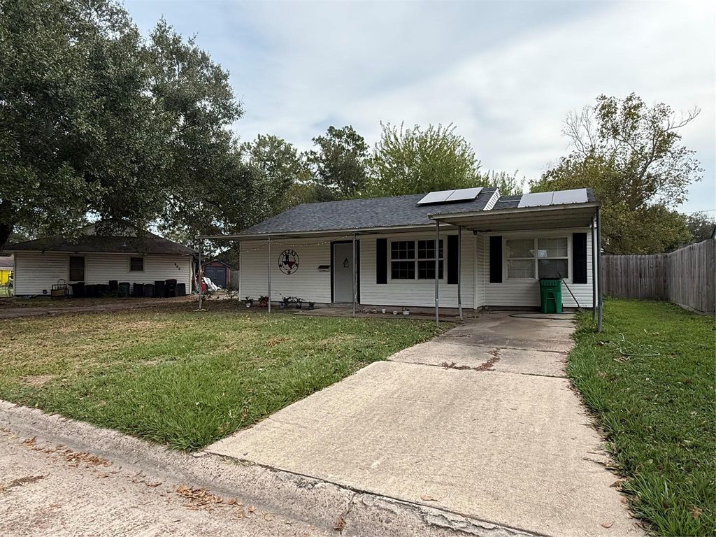 Photo of 602 Parkway Street, Baytown, TX 77520 (MLS # 62563485)