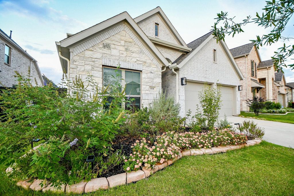 Photo of 114 Hazelnut Drive, Richmond, TX 77406 (MLS # 10535492)