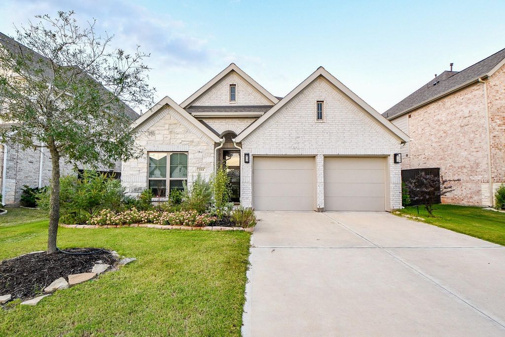 Photo of 114 Hazelnut Drive, Richmond, TX 77406 (MLS # 10535492)