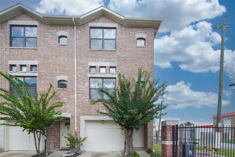 Photo of 2710 Hullsmith Drive #901, Houston, TX 77063 (MLS # 90586885)