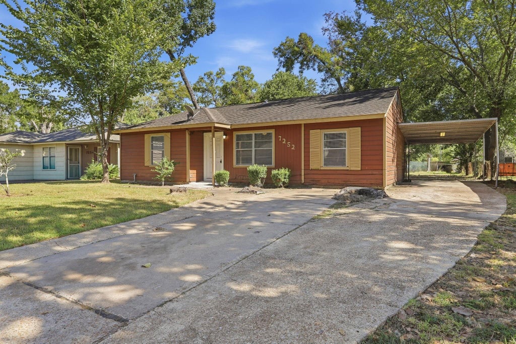Photo of 7252 Yoe Street, Houston, TX 77016 (MLS # 11470257)