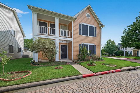 Photo of 15859 E Park Court, Houston, TX 77082 (MLS # 2527440)