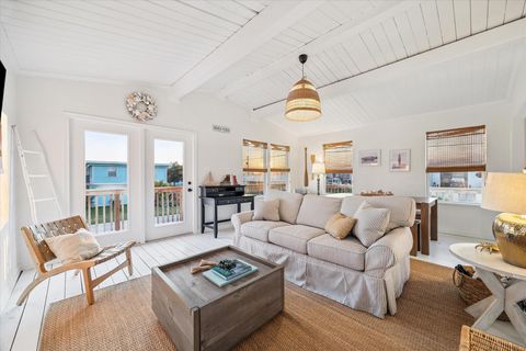 Photo of 4119 Liberty Drive, Galveston, TX 77554 (MLS # 12673712)