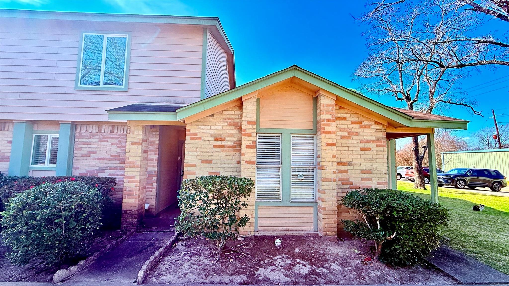 1927 Country Village Boulevard B