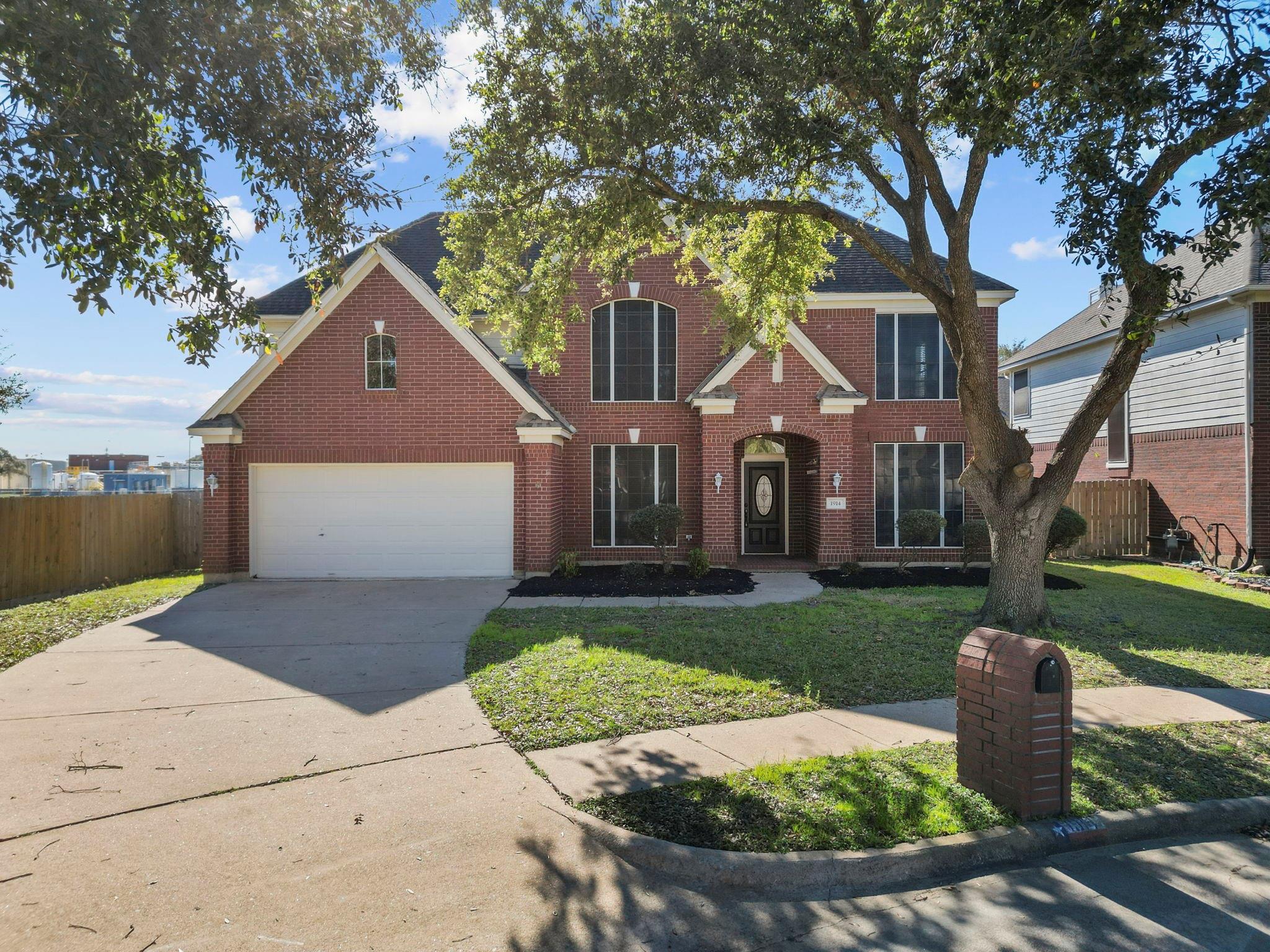 1914 Wynridge Drive