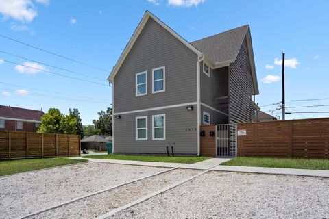 Photo of 2518 Cleburne Street, Houston, TX 77004 (MLS # 6990679)