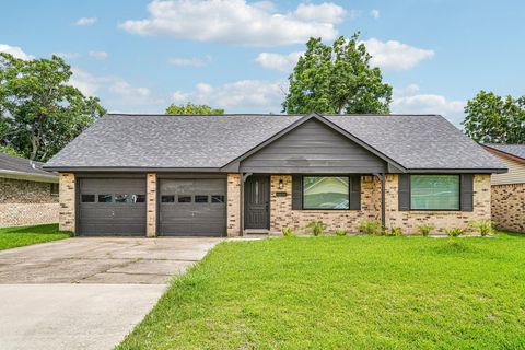 Photo of 2801 Coy Drive, Deer Park, TX 77536 (MLS # 24378257)