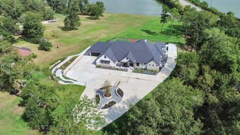Photo of 18828 Harbor Side Boulevard, Conroe, TX 77356 (MLS # 82739655)