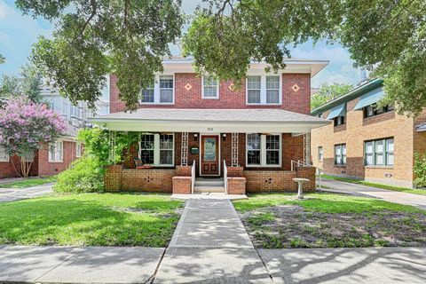 Photo of 512 W Pierce Street, Houston, TX 77019 (MLS # 95104935)