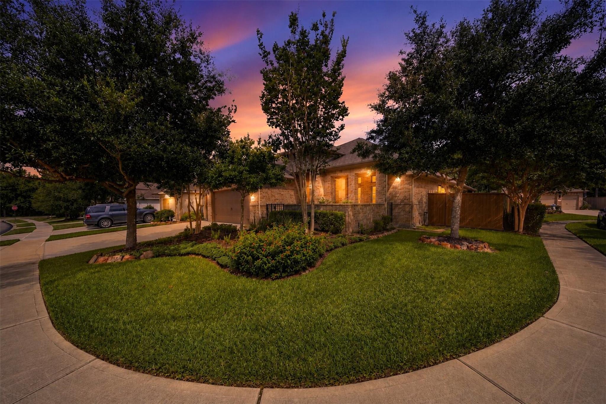 217 Southern Iris Court