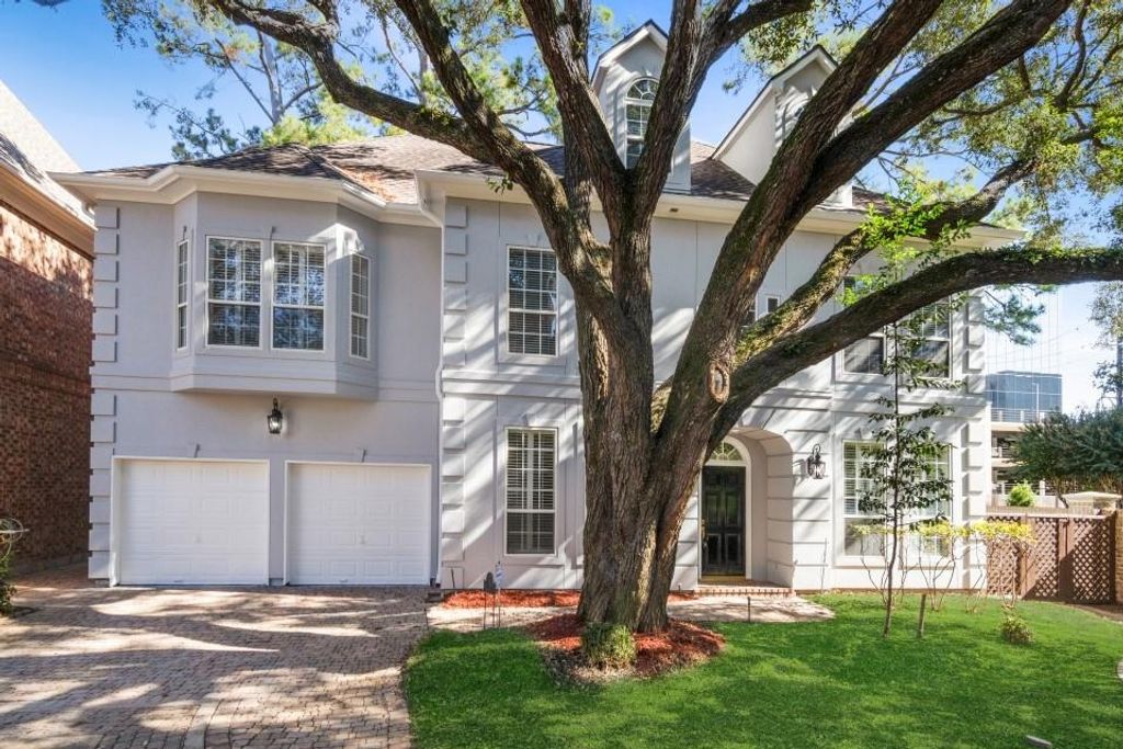 Photo of 14 Pinewold Court, Houston, TX 77056 (MLS # 52938241)