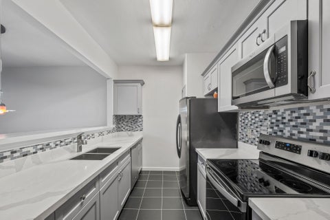 Photo of 3124 Holly Hall Street #3124, Houston, TX 77054 (MLS # 67467691)