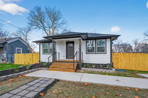 Homes For Sale - 512 W Jefferson Street St<br/> Washington County, Brenham, TX 77833