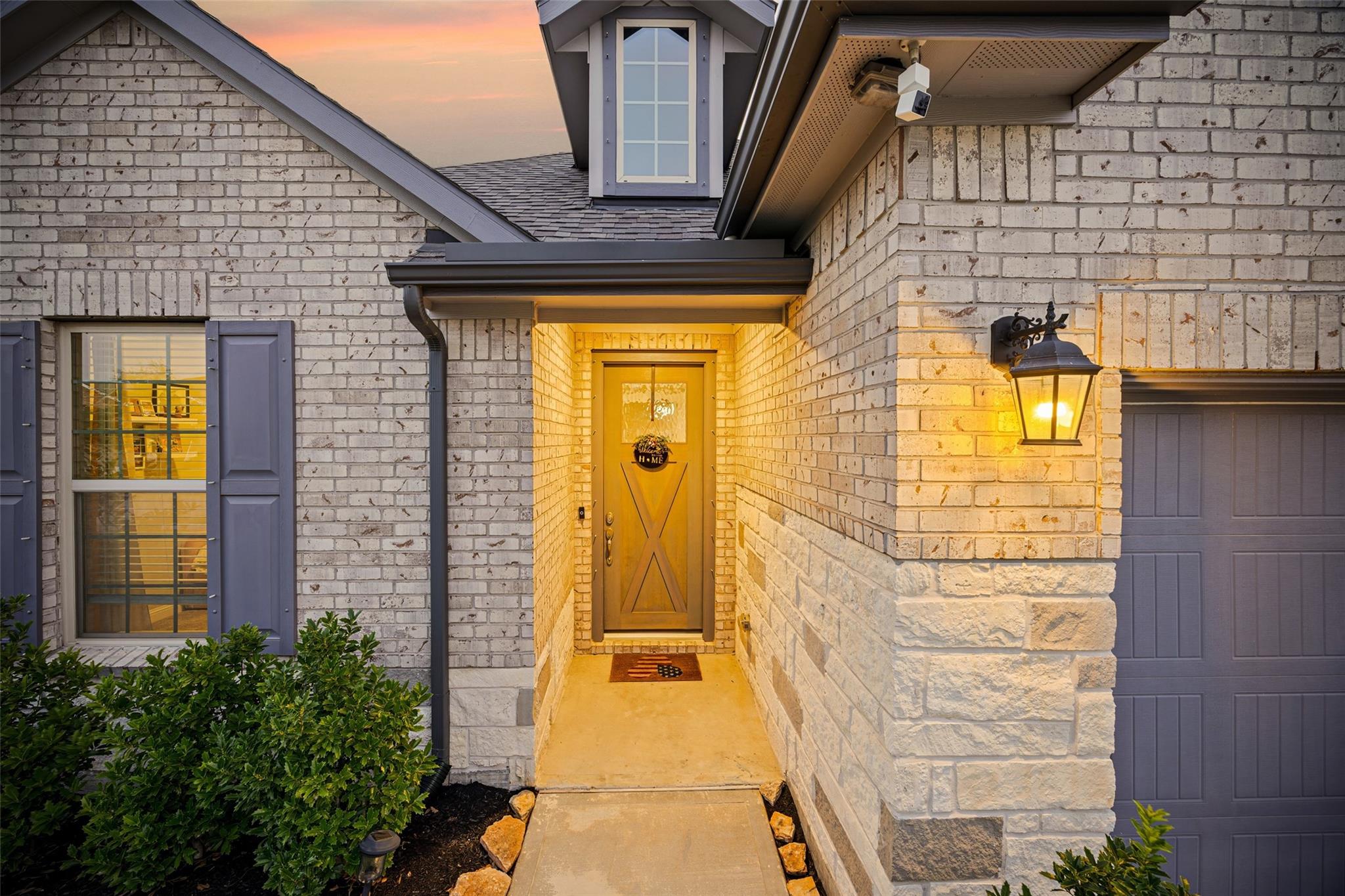 18931 Lynnwood Crest Drive