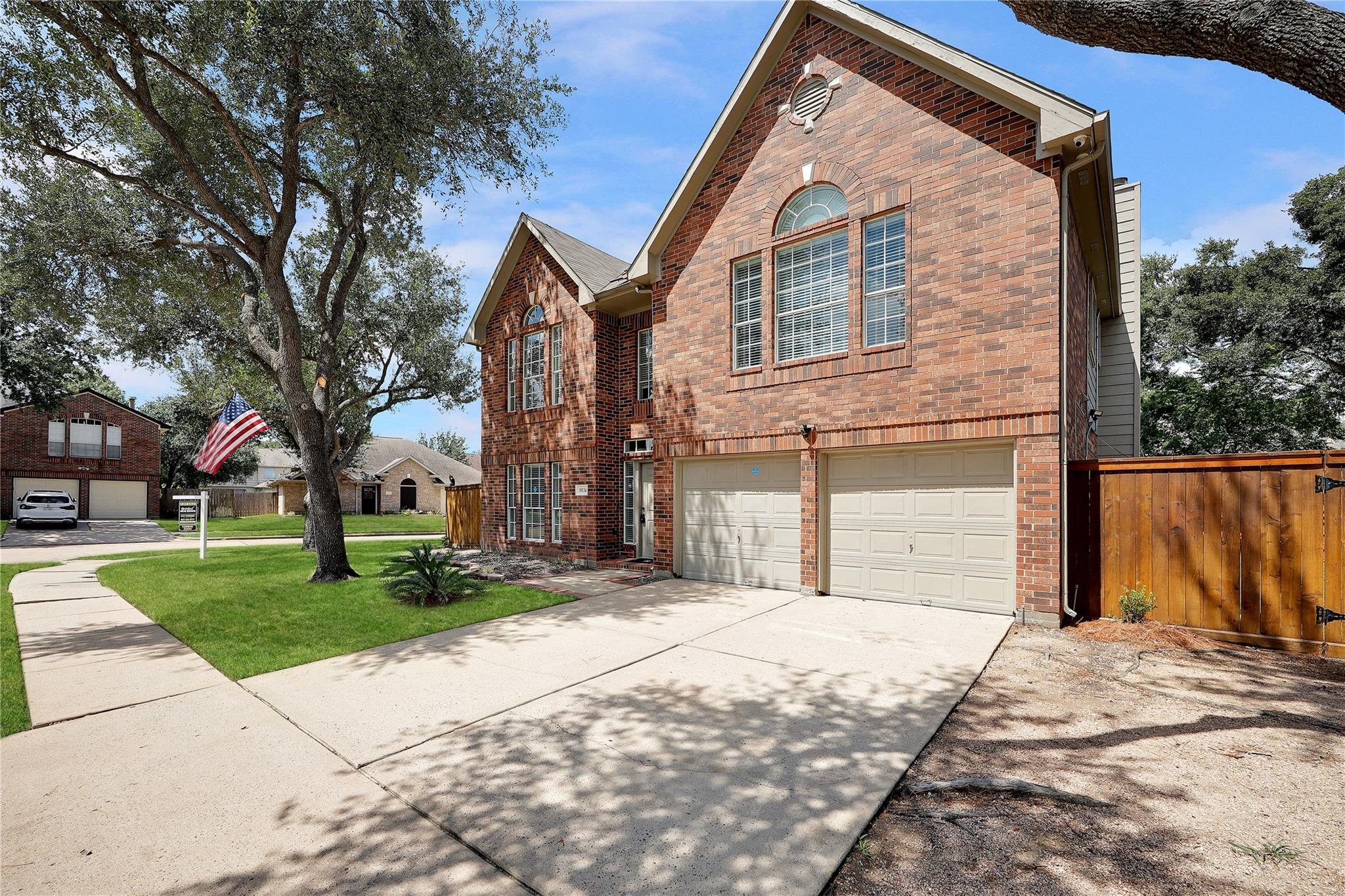19134 Mockingbird Valley Drive
