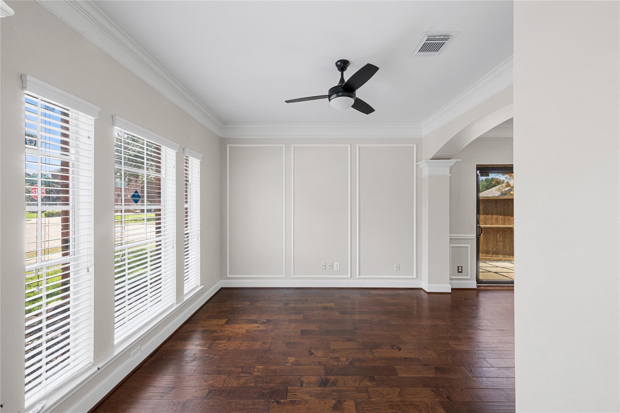 19134 Mockingbird Valley Drive