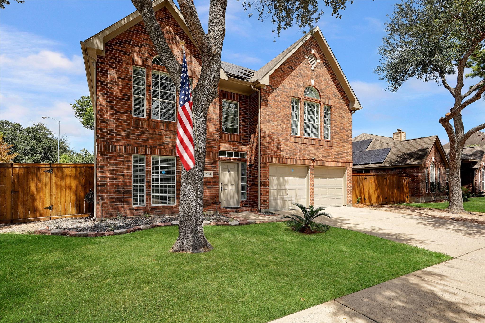19134 Mockingbird Valley Drive