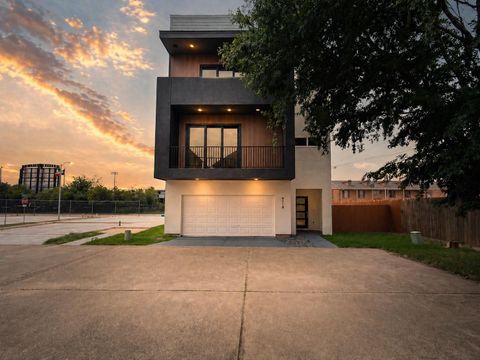 Photo of 9716 Kapri Lane, Houston, TX 77025 (MLS # 82630608)