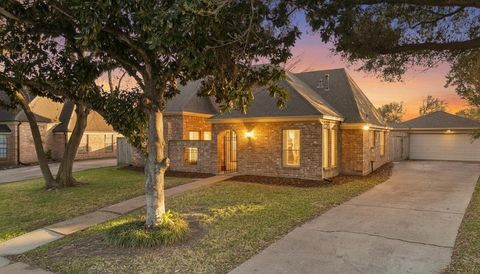 Photo of 7107 Mission Bay Drive, Houston, TX 77083 (MLS # 36728174)